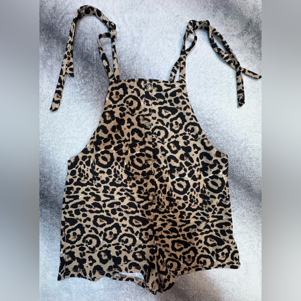 (A10)‎ Shein Tan Black Tie Shoulder Relaxed Animal Print Overalls Shorts M 6